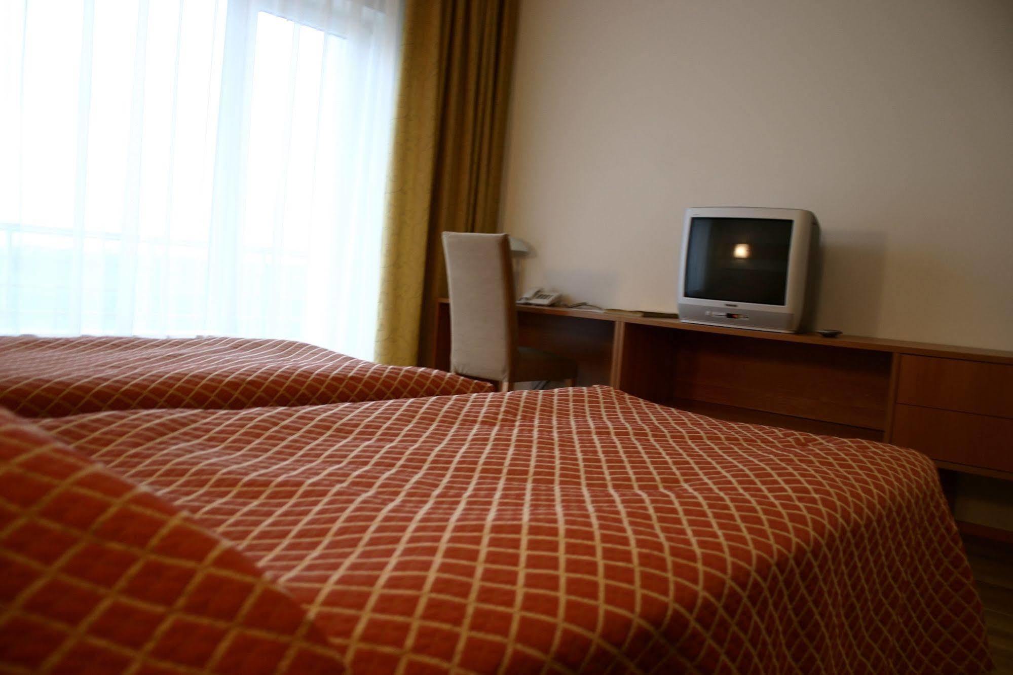 Raadimoisa Hotell タルトゥ エクステリア 写真